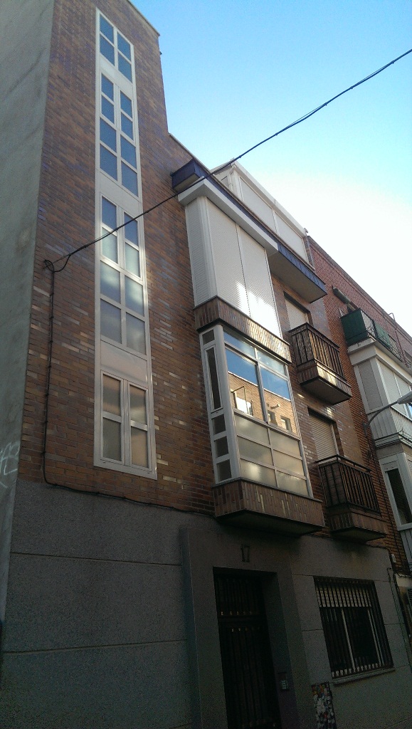 f37e55_e1b476fd74df4769b577882afff297f8~mv2